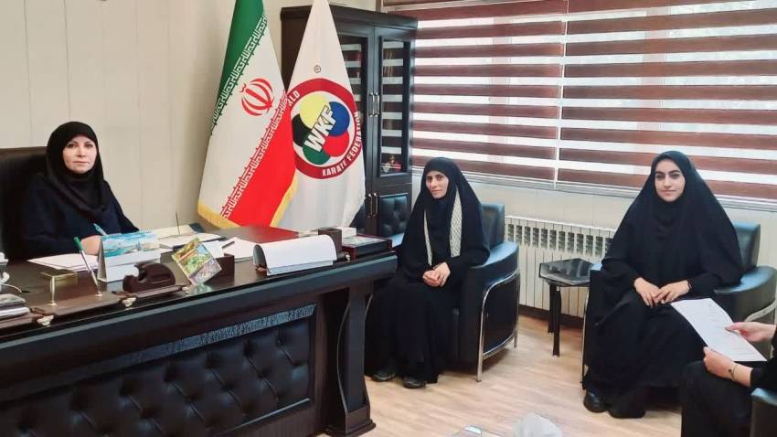 جلسه ستاد عفاف و حجاب با حضور افسانه باقری نایب رئیس بانوان فدراسیون، مهندس فاطمه سادات شیخان (نائب رئیس بانوان هیئت کاراته نیروهای مسلح) و سایر اعضاء کمیته فرهنگی بانوان فدراسیون برگزار شد.